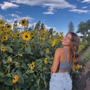 Meet your Posher, Anya